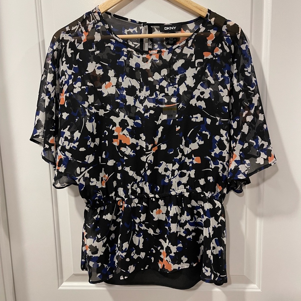 ✨DKNY✨ two piece floral work shirt with inner black camisole